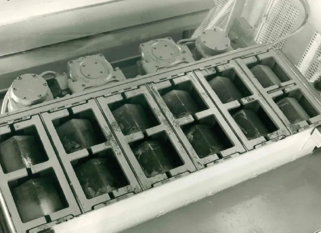 Concrete block mould on a Rosacometta block machine