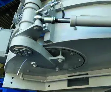 Botomatic discharge door